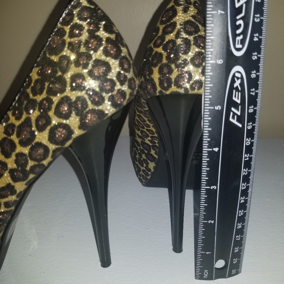 Shi by Journey Leopard Print Stilettos - Picture 6 of 7